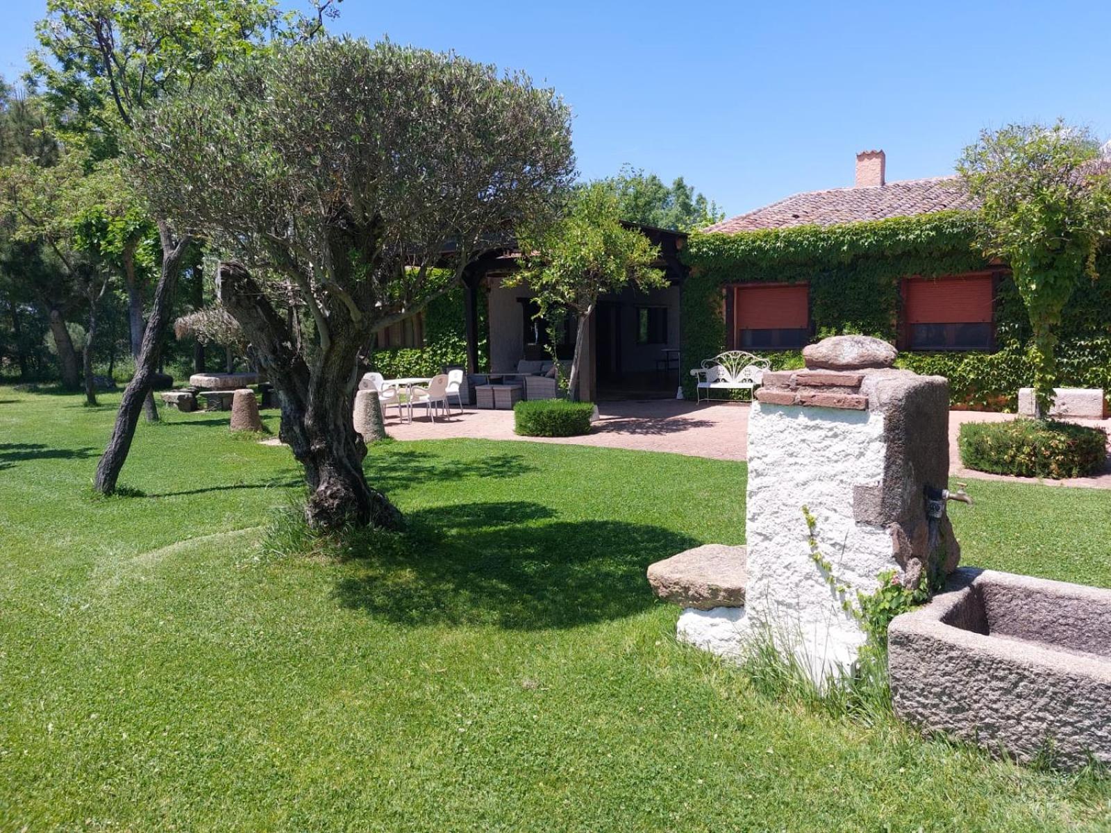 Villa Complejo Rural La Badia à Lucillos Extérieur photo